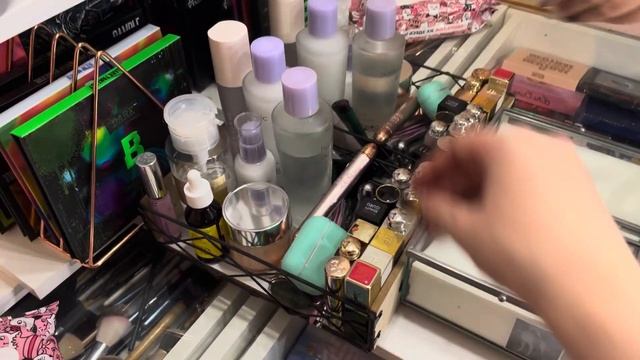 ОРГАНИЗАЦИЯ/ ХРАНЕНИЕ КОСМЕТИКИ/ РАЗБОР ТУАЛЕТНОГО СТОЛИКА, часть какая то там) смотреть онлайн