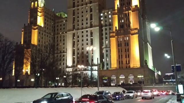 Высотка на метро Баррикадная
