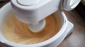 ? рецепт пирога ??шарлотка? с яблоками на сметане