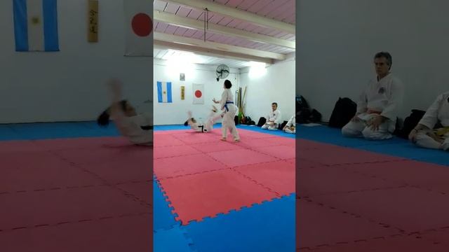 Aikido Práctica de mano vacía. Kokyunage.