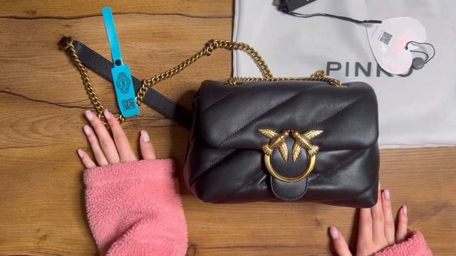 Заказали сумку Pinko на Poizon за 12500 вместо 36000. Прошла проверку на Оригинальность