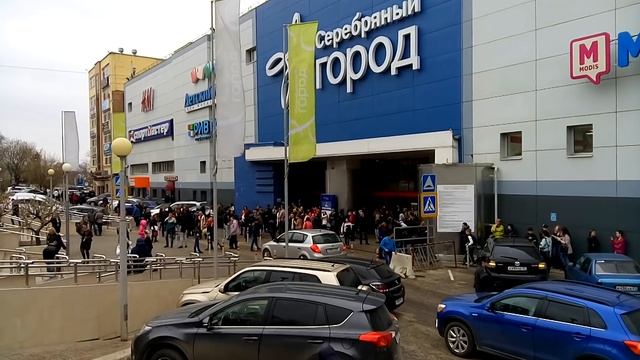 Эвакуация ТЦ Серебряный город в Иванове смотреть онлайн