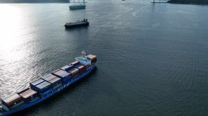 В нашу гавань заходили корабли ... | с японскими машинами | порт Владивосток | внешний рейд | 4k