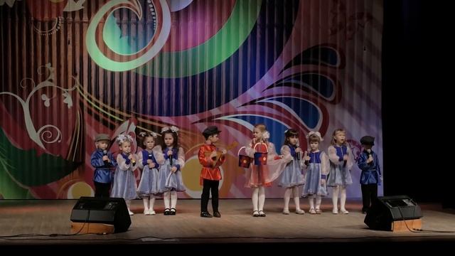 С речки Аннушка идёт. Ансамбль "Колокольчики". Вокально-хоровая студия "ДиВиСи". Тольятти-2020 смотреть онлайн