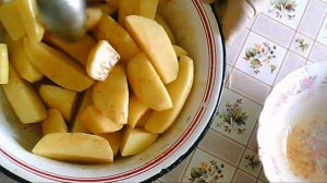 Куриные бедра с картошкой, запеченные в рукаве в духовке