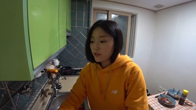 Какими ЕЩЁ полуфабрикатами питаются в Корее?