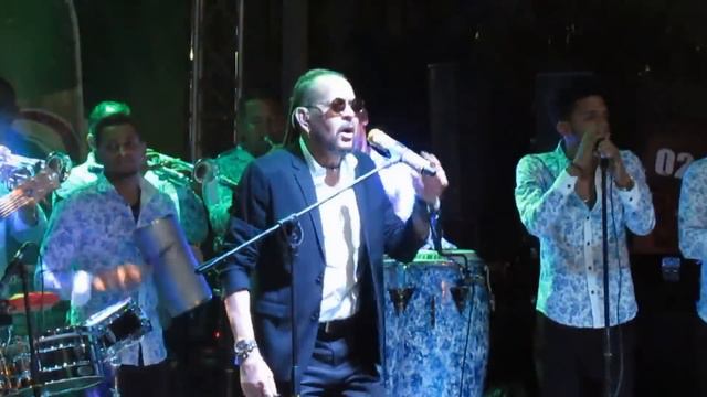 Toño Rosario - Comprendeme (En Vivo) смотреть онлайн