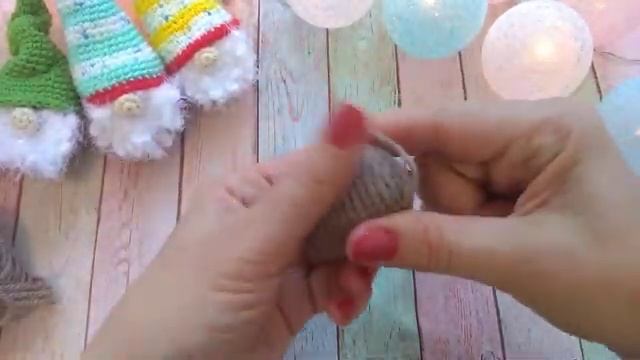 ГНОМИК амигуруми 1 часть. Новогодний декор на елку. Мастер класс, вязаная игрушка крючком.