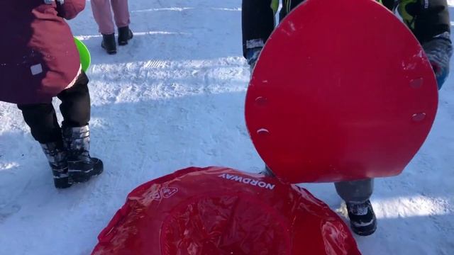 ЗИМА В КАЛИНИНГРАДЕ ЦЕНТРАЛЬНЫЙ ПАРК  ГДЕ ПОКАТАТЬСЯ С ГОРКИ ЗАМЕРЗЛИ В КАЛИНИНГРАДЕ