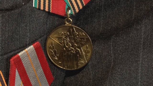 Фёдор Сергеевич Волчок принял поздравления от старшеклассников и учителей СШ 4