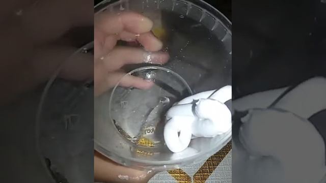 Слайм без тетробората натрия и без клея из пены для бритья. Он получился? //The Emily смотреть онлайн