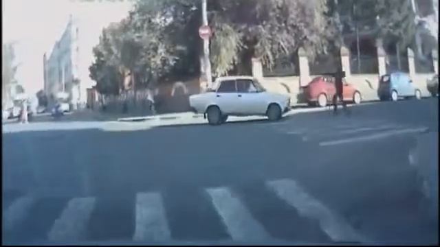 Отомстил и разбил бампер смотреть онлайн