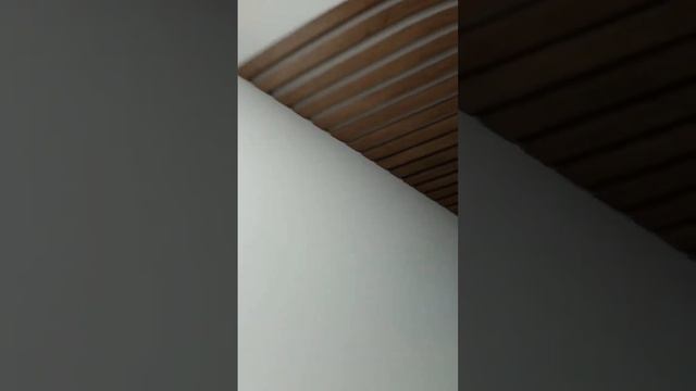 идеальный монтаж реек на потолок: угол стыка между стеной и рейками на потолке 33,5 градусов ?