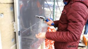 Электрический заклепочник RS-Pro 105 в работе