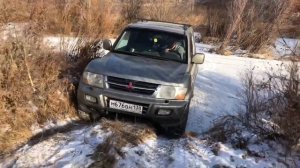 По лесным дорогам (Nissan Pathfinder 3, Mitsubishi Pajero 3)