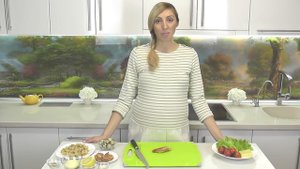 Салат " Цезарь " с курицей - праздничный и вкусный / Salad " Caesar " with chicken. Eng sub