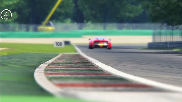 Ferrari F1 2018 vs La Ferrari - Monza смотреть онлайн