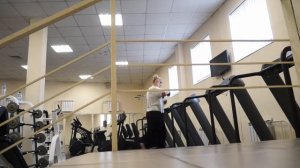 В  тренажерном зале . Интервальный  бег