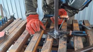 крепление телевизионной антенны своими руками