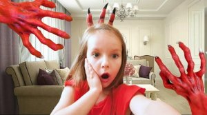 Странная рука монстр преследует Селену
