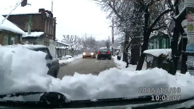 Почему нужно чистить снег на крыше?! смотреть онлайн