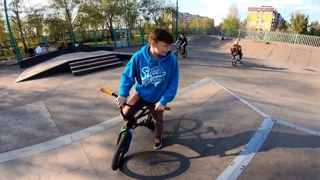 ?За Старания ПОДАРИЛИ в БМХ в 12 лет а Он Уже… смотреть онлайн