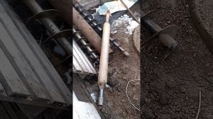 Направляющий для бура скважины