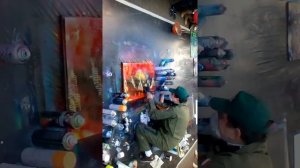 Художник на Арбате баллончиками шедевр!!!