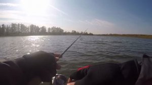 "Против ветра" - часть 2я - Ловля окуня, щуки, судака на лёгкий джиг с берега осенью.