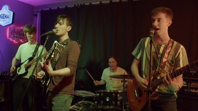 Play God (Live at Round The Corner) смотреть онлайн