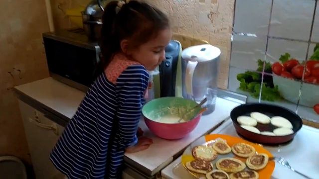 Какая же она милашка🥰. Будущий блоггер😄 Лера в 2016 смотреть онлайн