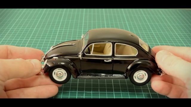 Обзор масштабной модели Volkswagen Beetle 1967 KinSmart 124