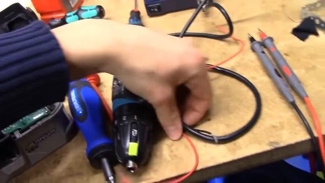 power tools hack: Ryobi ONE+ batery charging with bench power supply смотреть онлайн