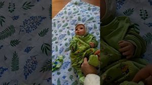 Выписка новорождённого. Пеленаем ребенка на выписку в одеялко. Завязываем классический бант?❄️