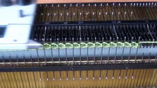 Демонстрация приставки к вязальной машине Нева-2 смотреть онлайн