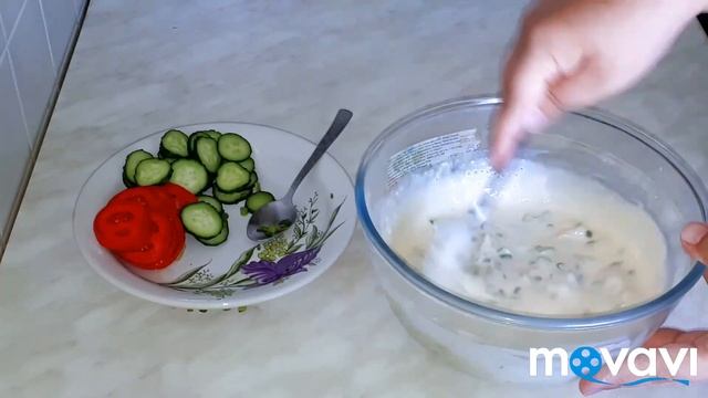 На завтрак, Омлет с помидорами и огурцами. Пальчики оближешь)))