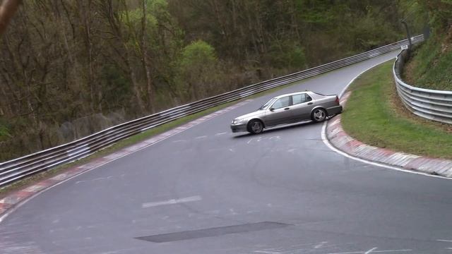 BMW M3 almost Crash & Saab Spin Nordschleife Nürburgring Touristenfahrten 01.05.2017