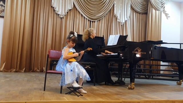 Чистякова Агния, 7 лет, домра. В. Андреев. Вальс "Грезы". Декабрь 2022. смотреть онлайн