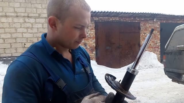 Может ли стойка амортизатора стучать....?