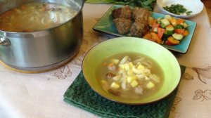 Грибной суп с фрикадельками и лапшой для лагмана