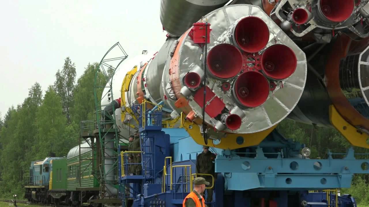 Вывоз РКН Союз-2.1б на стартовую позицию космодрома Плесецк