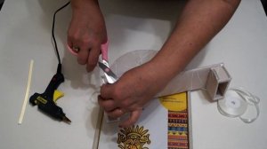 Оформляем фоторамку розами из остатков изолона и картона. Свадебная фоторамка.