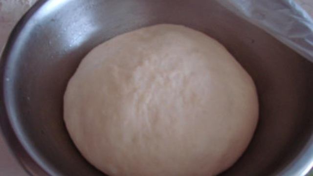 Рыбный пирог из дрожжевого теста с лососем