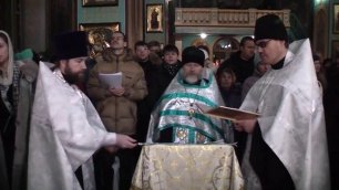 Молебен с акафистом Рождеству Христову перед Дарами волхвов в Казанском соборе Волгограда.