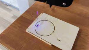 Манипулятор Dobot Magician с насадкой для лазерной гравировки (выжигание по дереву). Точка Роста