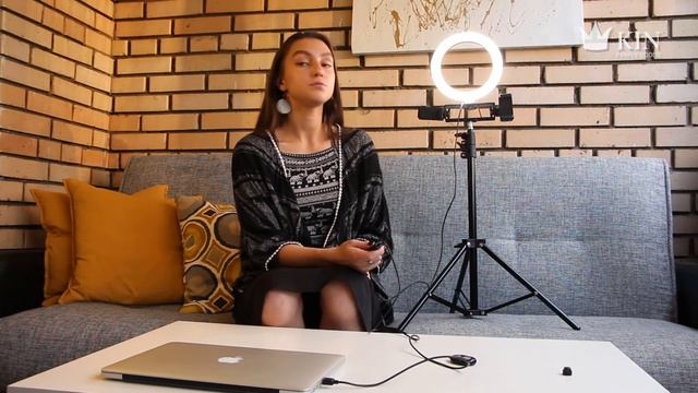 Недорогая, яркая и мощная кольцевая лампа для визажиста и маникюра. 80 светодиодов, диммер, пульт. смотреть онлайн