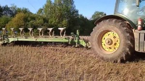 вспашка разворот на краю поля, объезд препятствия