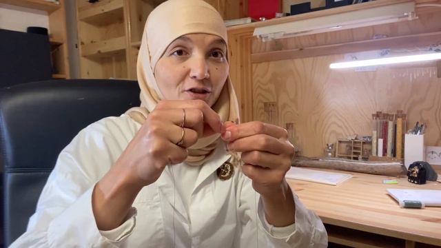 Как качественно улучшить изделия. Вощение нити. Вышивка бисером. Обучение вышивке.