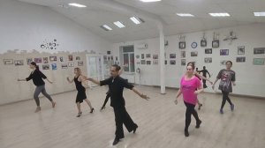 Самба, как сделать смену ног и как устоять в ронде