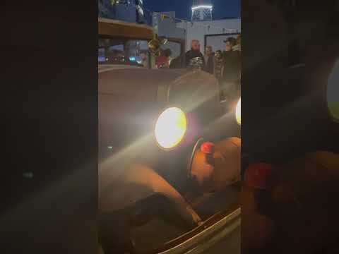 Машина из игры Мафия на улицах города ￼￼ смотреть онлайн